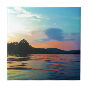 Azulejo De Cerâmica Pêssego e Sunset Azul no lago de montanha