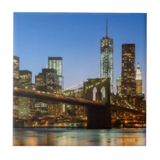 Azulejo De Cerâmica Ponte de Manhattan e de Brooklyn no crepúsculo
