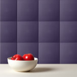 Azulejo De Cerâmica Púrpura escura, de cor sólida e clara<br><div class="desc">Design de púrpura escura pastel de cor sólida.</div>
