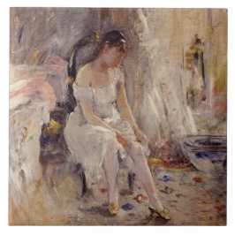 Azulejo De Cerâmica Rapariga colocando suas meias (por Berthe Morisot)