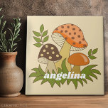 Azulejo De Cerâmica Sala de feliz com nome personalizado<br><div class="desc">Um design divertido com cogumelos fungos. Um design com abacate verde,  castanho e laranja.</div>