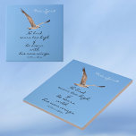 Azulejo De Cerâmica Seagull Sem Pássaros Soar Muito Alto Azul<br><div class="desc">Um gaivota voando através de um azulejo cerâmico decorativo claro do céu azul com uma citação inspiradora e motivacional de William Blake "Nenhum pássaro voa alto demais se voa com suas próprias asas." Sinta-se livre como este pássaro e personalize este azulejo de cerâmica fotográfica costeira com seu nome, seu próprio...</div>