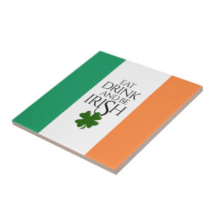 Azulejo De Cerâmica Shamrock come bebida e fica na bandeira irlandesa
