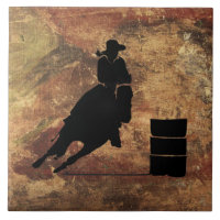Silhueta de Barrel Racing Girl em uma textura verd