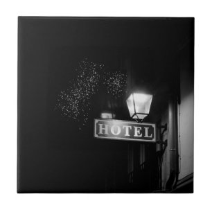 Azulejo De Cerâmica Sinal de hotel Vintage, luz de rua e muitas luzes