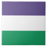 Azulejo De Cerâmica Sinalizador Suffragette<br><div class="desc">Esta design apresenta a bandeira do movimento sufragista, que no século 20 lutou pelo direito de voto nas eleições públicas, conhecido como sufrágio feminino. O termo "sufragette" foi cunhado para menosprezar o movimento, mas as mulheres envolvidas logo aceitaram e abraçaram o novo nome como sinal de sua recusa em aceitar...</div>