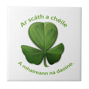 Azulejo De Cerâmica Sob o abrigo de se as pessoas sobrevivem