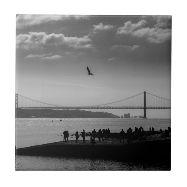 Azulejo De Cerâmica Suspension Bridge in Lisbon Black and White Photo (Frente)