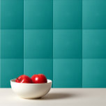 Azulejo De Cerâmica Teal ciano escuro sólido<br><div class="desc">Design de chalé ciano escuro de cor sólida.</div>