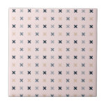 Azulejo De Cerâmica Teste padrão minimalista de Batsu X<br><div class="desc">Este é um teste padrão com três cores diferentes de "X " s ou cruzes. O fundo é uma cor do rosa da cora. É um teste padrão geométrico moderno e simples.</div>