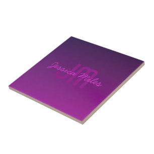 Azulejo De Cerâmica Texto Monogramado Editável Moderno & Ombre Roxo 