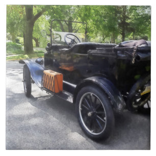 Azulejo De Cerâmica Velho Carro Movido Com Rack De Bagagem'