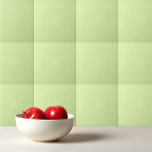 Azulejo De Cerâmica Verde de melada suave de cor sólida<br><div class="desc">Design verde de melada de cor sólida.</div>