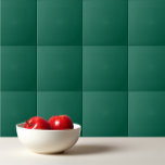 Azulejo De Cerâmica Verde viridiano sólido<br><div class="desc">design verde viridian de cor sólida.</div>