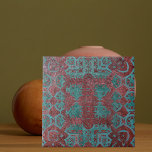 Azulejo De Cerâmica Vermelho Escuro E Verde Teal - Anticoridade<br><div class="desc">Design decorativo original único,  com ornamentos de abstrato verde-teal em um fundo vermelho-escuro em apuros.</div>