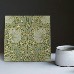 Azulejo De Cerâmica William Morris Pimpernel Vintage Pattern<br><div class="desc">William Morris Pimpernel Floral Vintage Art Wallpaper Design William Morris foi um designer de têxteis inglês, artista, escritor e socialista associado à Irmandade Pré-Raphaelita e ao Movimento de Artes e Artesanatos Britânicos. Ele fundou uma empresa de design em parceria com o artista Edward Burne-Jones, e o poeta e artista Dante...</div>