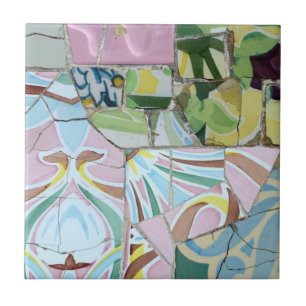 Azulejo de mosaicos de Guell do parque