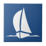Azulejos do branco do navio de navigação dos azuis<br><div class="desc">~ maravilhoso dos azuis marinhos do oceano profundo com um azulejo cerâmico branco abstrato do acento do navio de navigação. Aprecie o azulejo & os obrigados para parar perto!</div>