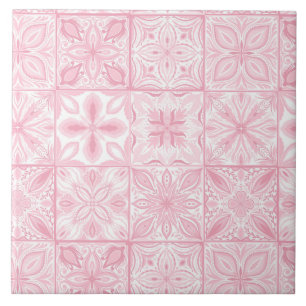 azulejos ornamentados cor-de-rosa