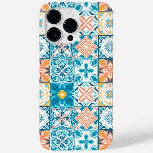 azulejos ornamentados em azul e laranja
