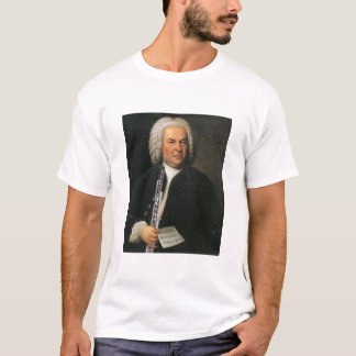 Bach com o t-shirt do chifre inglês