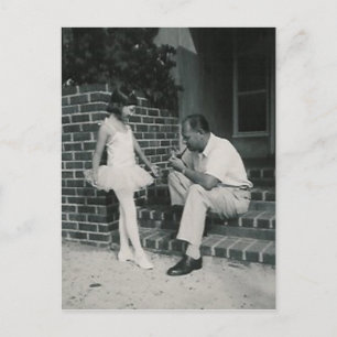 bailarina com cartão postal do pai