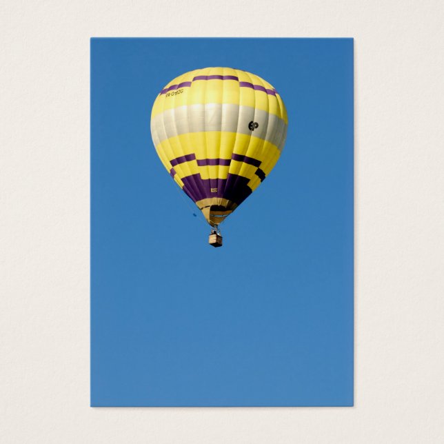 Balão de ar no céu azul (Frente)