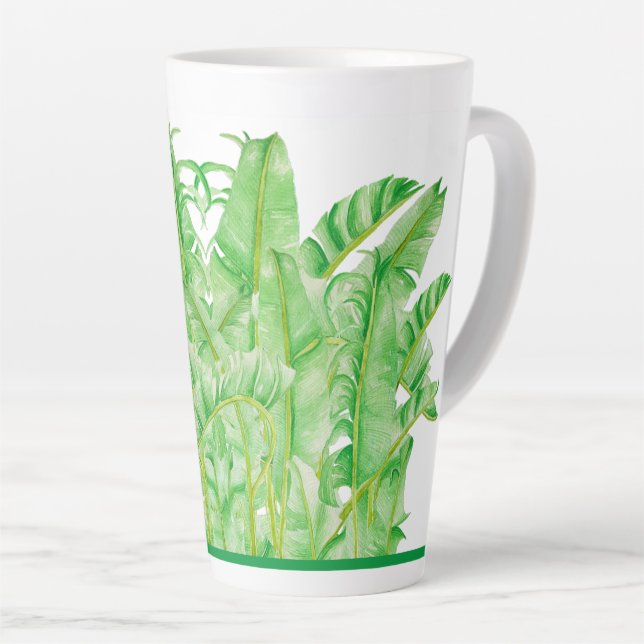 Banana sai em uma grande caneca latina (Ângulo direito)
