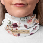 Bandana Flores Modernas de Pastel e Presente Personalizado<br><div class="desc">Este presente personalizado é uma bela e única opção para quem ama flores e um toque de encanto rústico. O presente apresenta um conjunto de flores pastéis modernas colocadas sobre um fundo de papel kraft, criando um belo contraste que certamente irá pegar o olho.As flores são organizadas de forma na...</div>