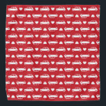 Bandana Mini Carro Corações Vermelho<br><div class="desc">Mini Coopers era aliada a corações. Se você quiser diferentes cores ou tamanhos,  por favor,  me avise! Feita para todos aqueles que amam carros britânicos clássicos,  especialmente Austin Mini,  Morris Mini,  etc.</div>