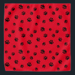 Bandana Padrão de impressão de pata preta em vermelho<br><div class="desc">Mostre o quanto você ama os animais com esta bela bandana com estampas pretas. Mostrado aqui em vermelho,  também parece incrível com outros fundos mais leves. Aposto que seu animal de estimação vai ficar adorável vestindo-o!</div>
