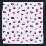 Bandana Padrão de impressão de pata púrpura<br><div class="desc">Mostre o quanto você ama os animais com esta linda pata roxa de pata de animais com padrão de bandana. Também parece incrível com outros fundos. Aposto que seu animal de estimação vai ficar adorável vestindo-o!</div>