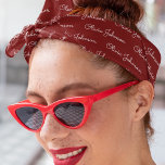 Bandana Padrão de Script de Assinatura Personalizado Branc<br><div class="desc">Texto Branco de Padrão de Script de Assinatura Personalizado no Burgundy Red Bandana. Mostre seu estilo com esta bandana personalizada apresentando um design de script de assinatura chic em texto branco elegante contra um fundo Burgundy. Este acessório versátil adiciona um toque pessoal à sua roupa, perfeito para visto casual, presentes...</div>