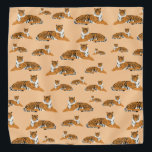 Bandana Padrões Animais do Tigre Selva<br><div class="desc">Um padrão de tigre giro com fundo cor de laranja claro. Um design adorável para quem ama animais da selva, gatos, temas safari, natureza e padrões selvagens de animais. Presente perfeito para crianças e adultos. Decoração ideal do chá de fraldas, presente para um aniversário, para o Natal ou qualquer outra...</div>