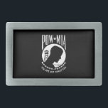 Bandeira POW MIA: Soldados desaparecidos da Guerra<br><div class="desc">No meio da Guerra do Vietnã, uma nação ansiava por respostas. Famílias por toda a América se agarraram à esperança, desesperados por notícias de seus entes queridos desaparecidos em ação. Uma mulher, cujo marido era piloto Marinho perdido sobre os céus do Sudeste Asiático, sentiu uma profunda necessidade de um símbolo,...</div>