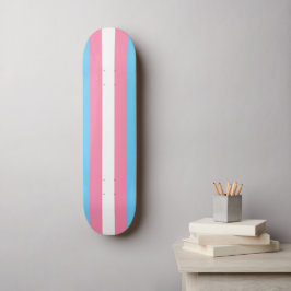 Bandeira trans em skate