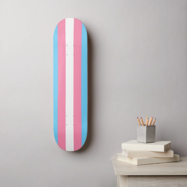 Bandeira trans em skate (Arte de parede)