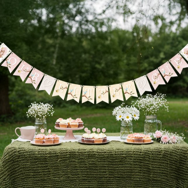 Bandeirinha Chá do Urso da Floresta Branca de Bebê (Knitted Woodland Bear Little baby Girl Cub Shower Bunting Flags)