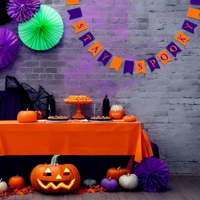 Bandeirinha Halloween Pumpkins (Customizable Halloween Bunting Flags. "Stay Spooky" written on orange and purple background)