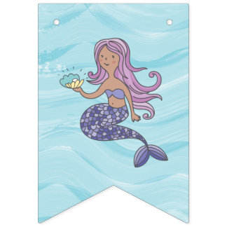 Bandeirinha Sereia Roxa De Pele Tan Sob O Aniversário Do Mar