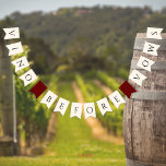 Bandeirinha Vino antes do Chá de panela Vows<br><div class="desc">Apresentando o Vino antes das Bandeiras de Chá de panela, a decoração perfeita para qualquer chá de panela ou festa de solteira. O design apresenta um belo conselho de charcuterias com uma série de deliciosas carnes, queijos e frutas, com um texto "Vino Before Vows". As bandeiras são feitas de papel...</div>