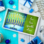Bandeja De Acrílico Turquoise Hanukkah Menorah Live Love Sparkle Shine<br><div class="desc">"O amor vivo brilha." Uma fotografia de perto de uma menorah brilhante, colorida, azul e verde artística ajuda-o a lançar no feriado de Hanukkah no estilo. Sinta o calor e a alegria da época de férias sempre que você usa esta incrível e colorida bandeja de serviço do Hanukkah. 4 tamanhos...</div>