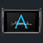 Bandeja Nome do Monograma Girly de Script Preto Azul<br><div class="desc">Local de serviço da bandeja do nome do monograma de script simples preto e azul. Isso faz a formatura perfeita,  aniversário,  casamento,  chá de panela,  aniversário,  chá de fraldas ou presente de festa de solteira para alguém que ama luxo de vidro e estilos quíticos.</div>