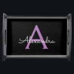 Bandeja Nome do Monograma Girly de Script Preto Roxo<br><div class="desc">Nome do Monograma de Script Simples Preto e Roxo Local para Servir a Bandeja. Isso faz a formatura perfeita,  aniversário,  casamento,  chá de panela,  aniversário,  chá de fraldas ou presente de festa de solteira para alguém que ama luxo de vidro e estilos quíticos.</div>