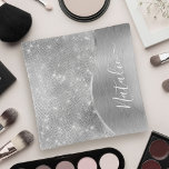 Bandejas Metálico Personalizado Da Glitter De Prata Glam<br><div class="desc">Personalize facilmente esse metal escovado prateado e uma bandeja de trincheira com padrão de brilho glamouroso com seu próprio nome personalizado.</div>