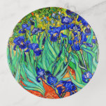 Bandejas Subidas por Vincent Van Gogh<br><div class="desc">Vincent Van Gogh Irises. Pintado em 1889, é uma das pinturas que criou no Santo Paul-de-Mausole hospício em Santo-Rémy-de-Provence, na França. É uma pintura a óleo. Esta pintura de óleo paisagístico de arte retrata um campo de plantas de flores de íris. Vincent Van Gogh era um artista famoso. Ele era...</div>