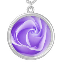 Colar de Rosa Roxo bonito