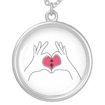 Colar do pendente do coração do Semicolon