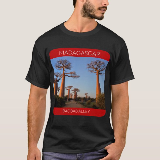 Baobab Alley, Madagascar Travel T-Shirt (Frente)