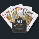 Baralho Balões Dourados do 50º Aniversário do Casamento<br><div class="desc">Os balões de ouro do Elegante Faux fazem fronteira com os realces de confete de ximersão na borda superior. Todo o texto é ajustável e fácil de mudar para as necessidades do seu próprio partido. Excelente de modelo de 50º aniversário elegante do design.</div>